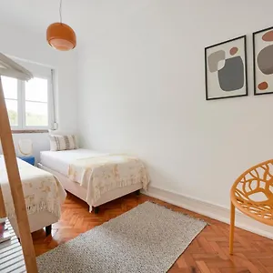 Light-filled & Renovated Apartment, By Timecooler Apartamento Lisboa