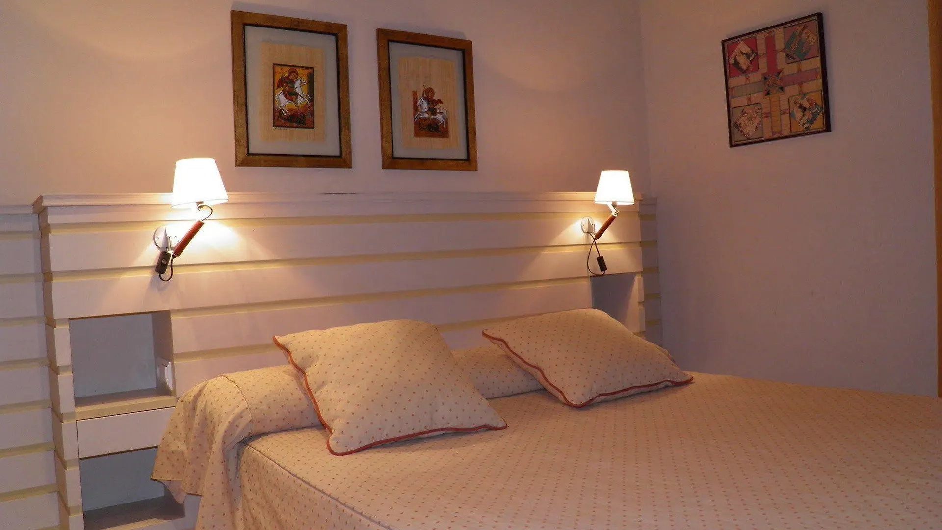 Apartaments St. Jordi Comtal Barcelona 0*,  Španělsko