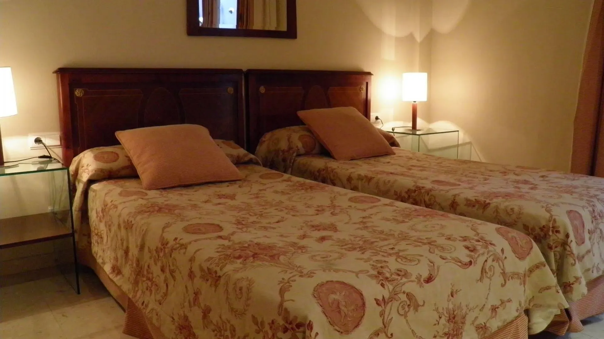 Apartment Apartaments St. Jordi Comtal Barcelona